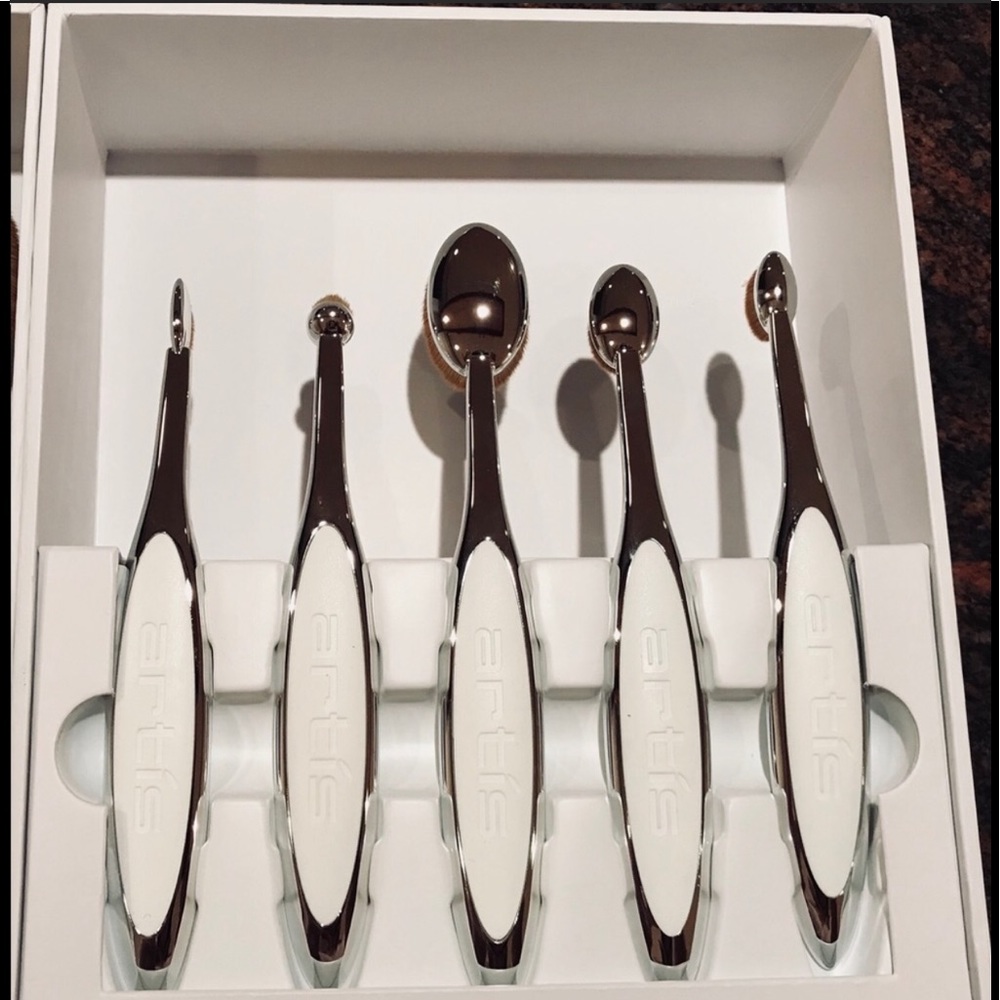 Brand New! Artis Elite Collection 5 brush set! - Picture 4 of 8